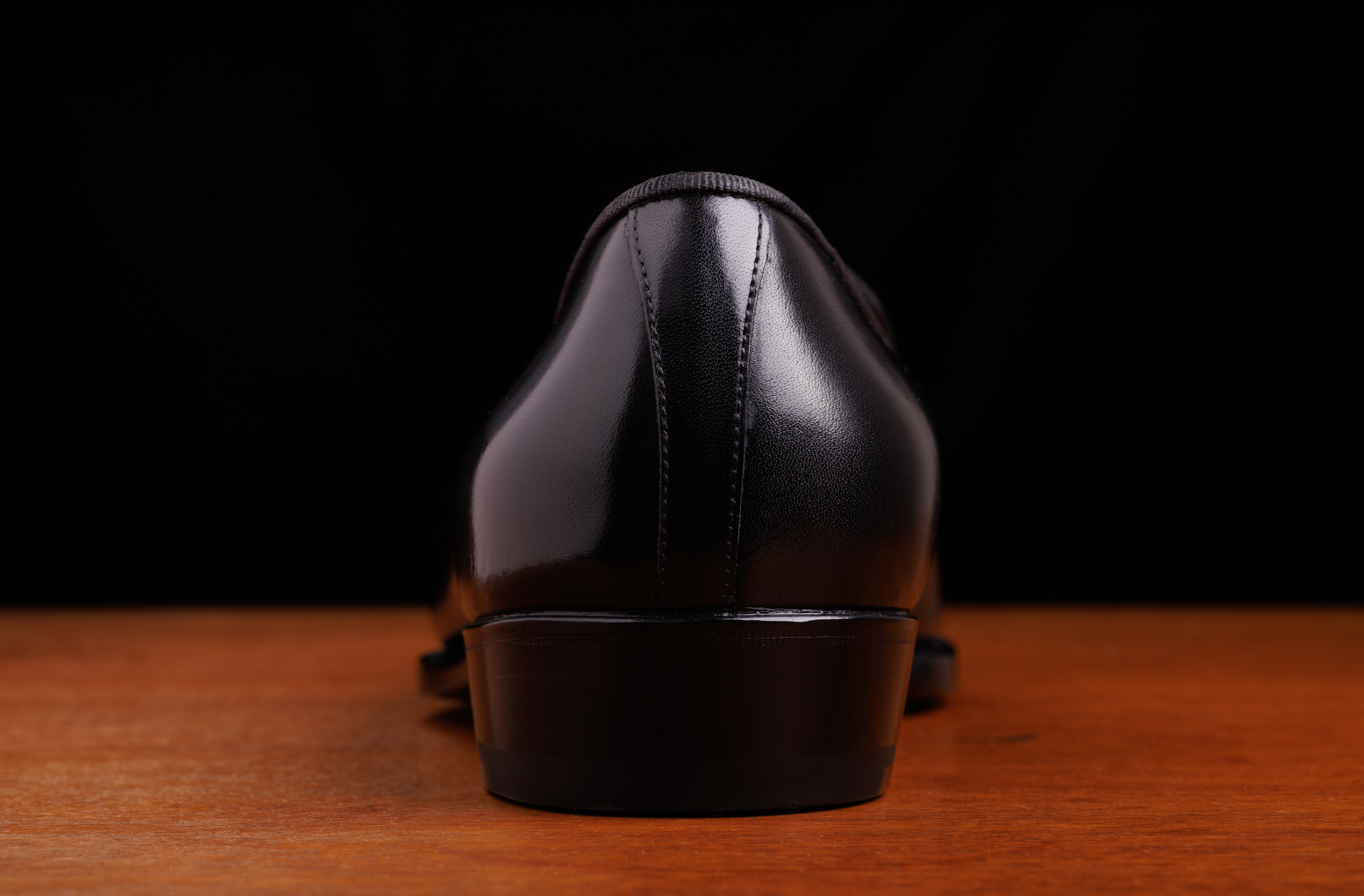 klh-slipper-in-schwarz-wholecut-leder-smoking-slipper image 2