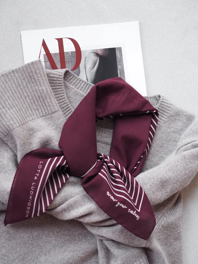 lotta-ludwigson-striped-cotton-scarf-dark-burgundy-70x70cm-baumwolltuch image 1