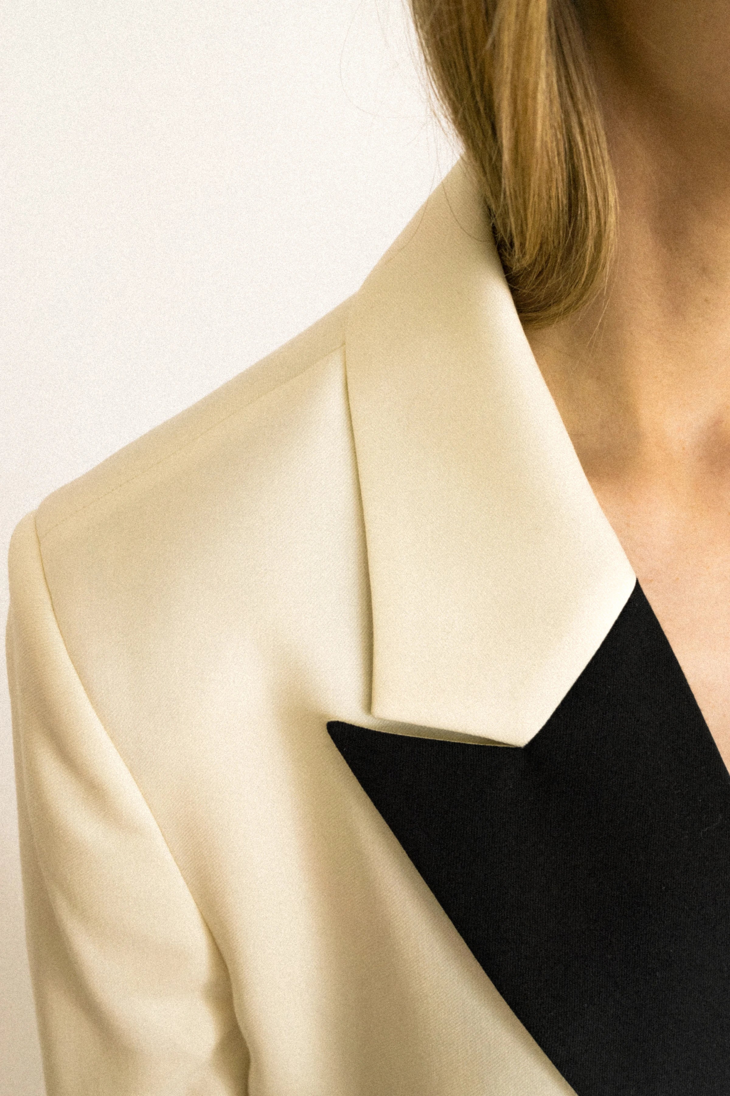 lotta-ludwigson-alva-blazer-color-block-black-white-limited-edition image 4
