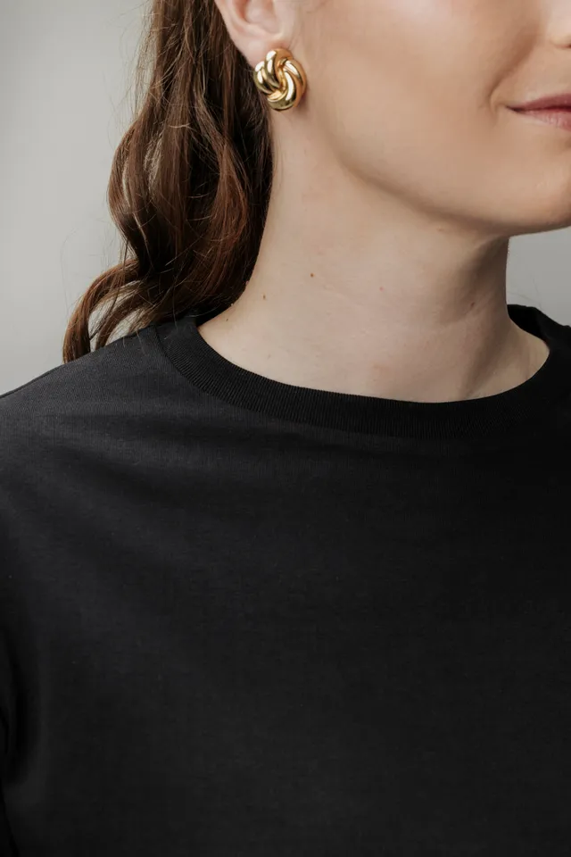 lotta-ludwigson-luma-midweight-single-jersey-t-shirt-black-bio-baumwolle image 1