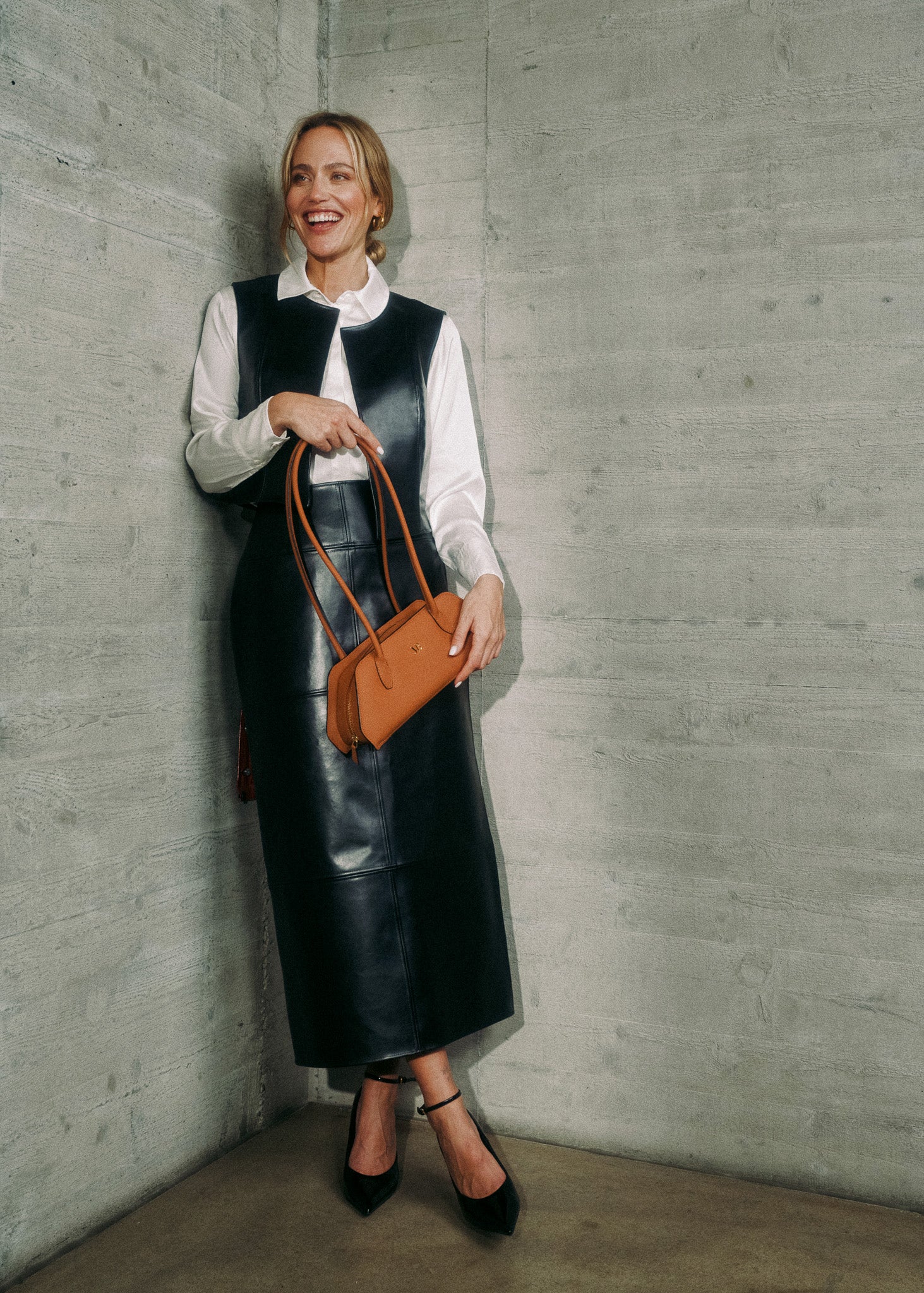 lotta-ludwigson-runa-weste-mirum-schwarzes-veganes-leder image 5