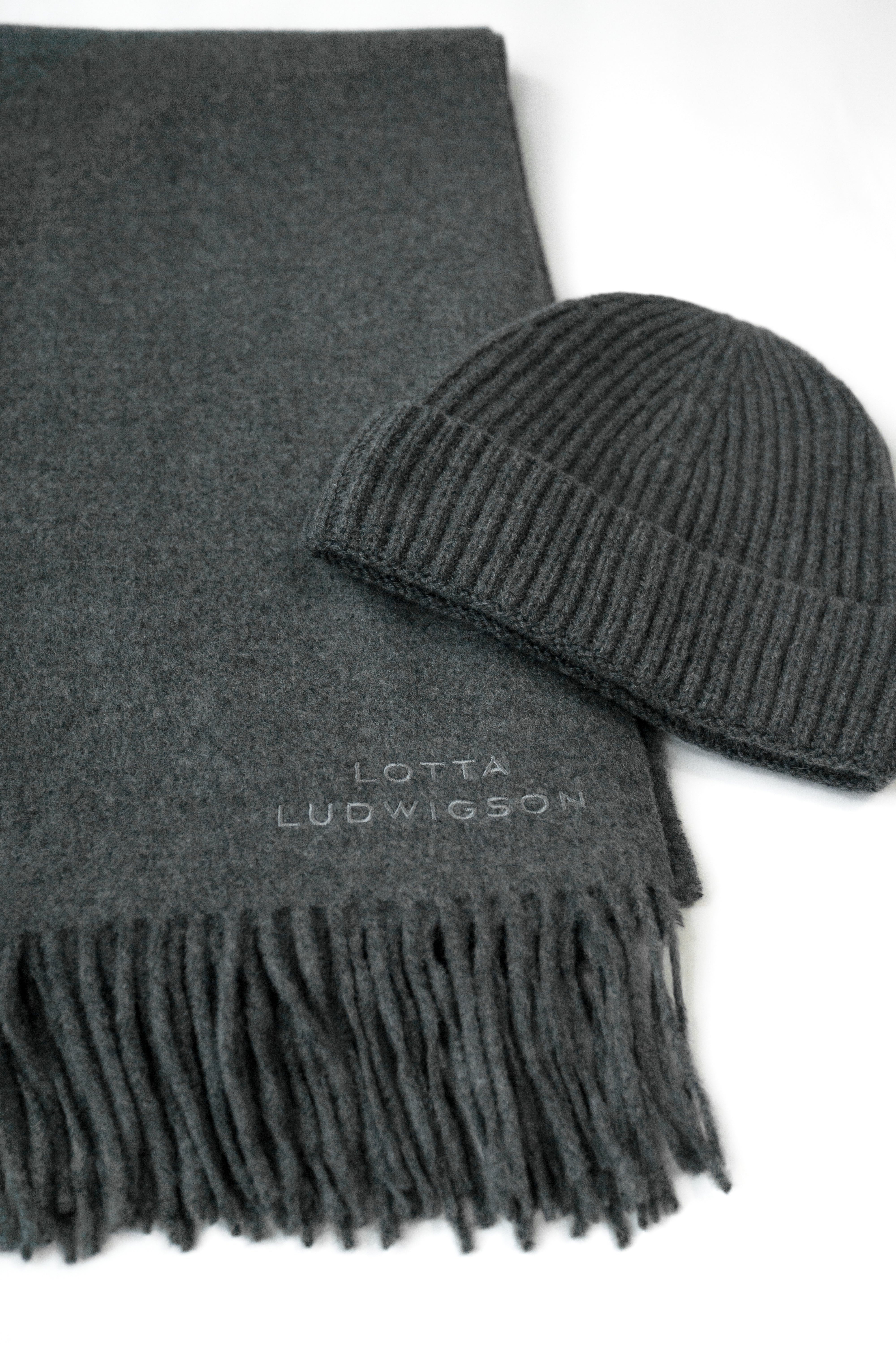 lotta-ludwigson-cashmere-beanie-ripp-m-tze-100-kaschmir image 8