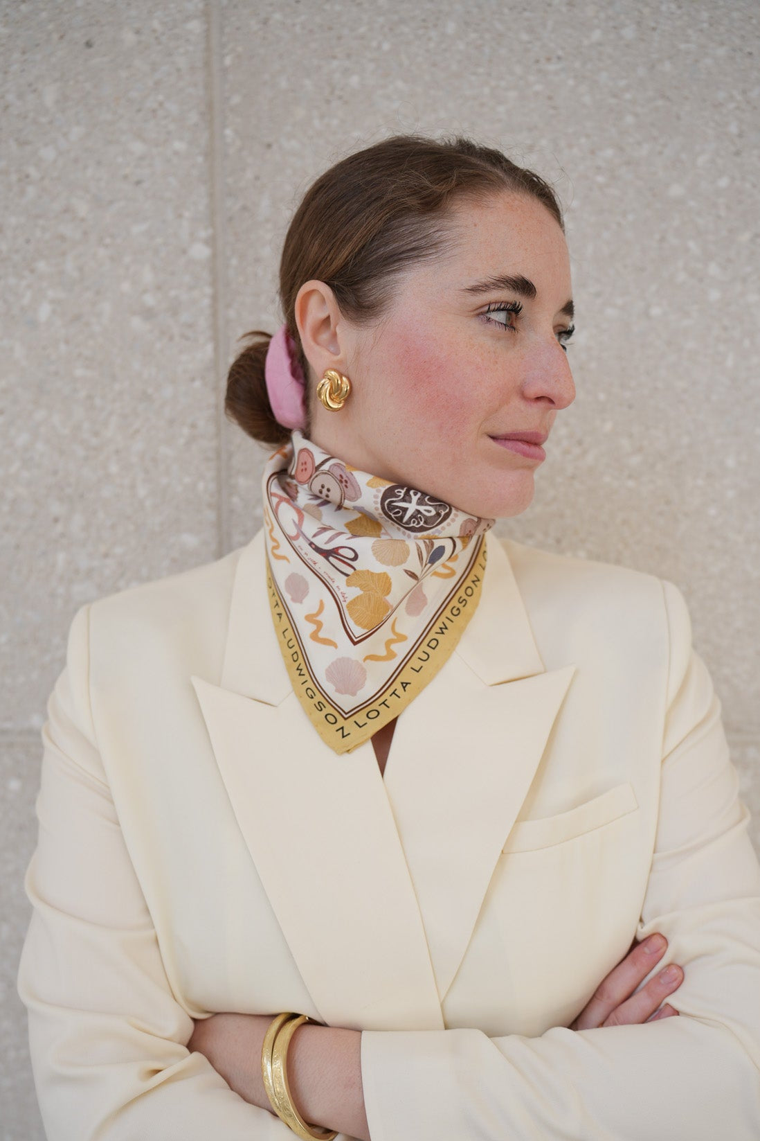 lotta-ludwigson-modern-heritage-seidenfoulard-48x48cm image 3
