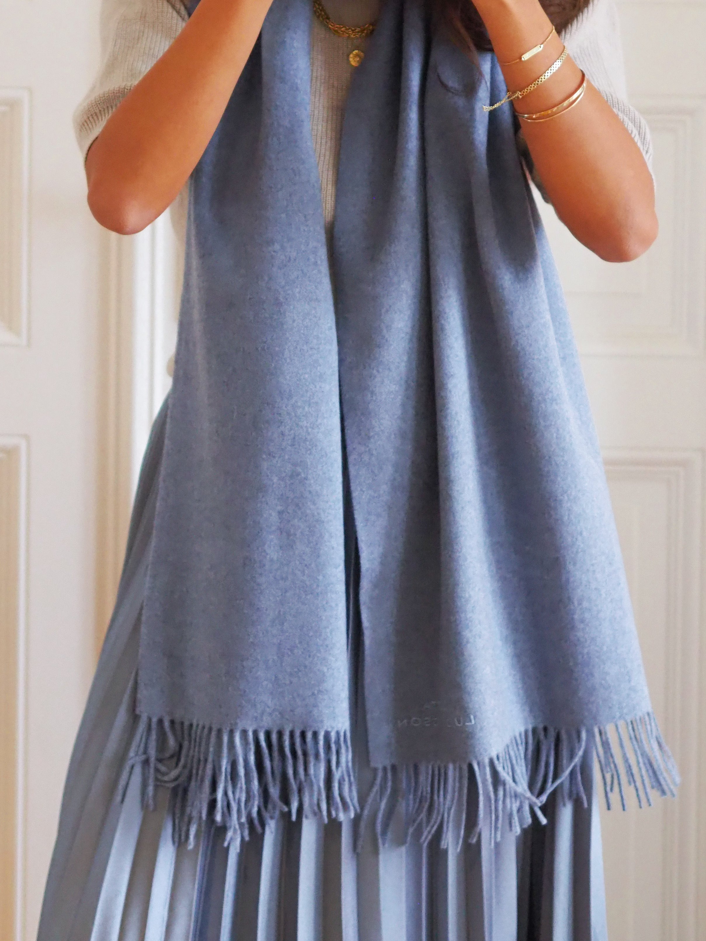 lotta-ludwigson-oversized-schal-wolle-kaschmir image 4