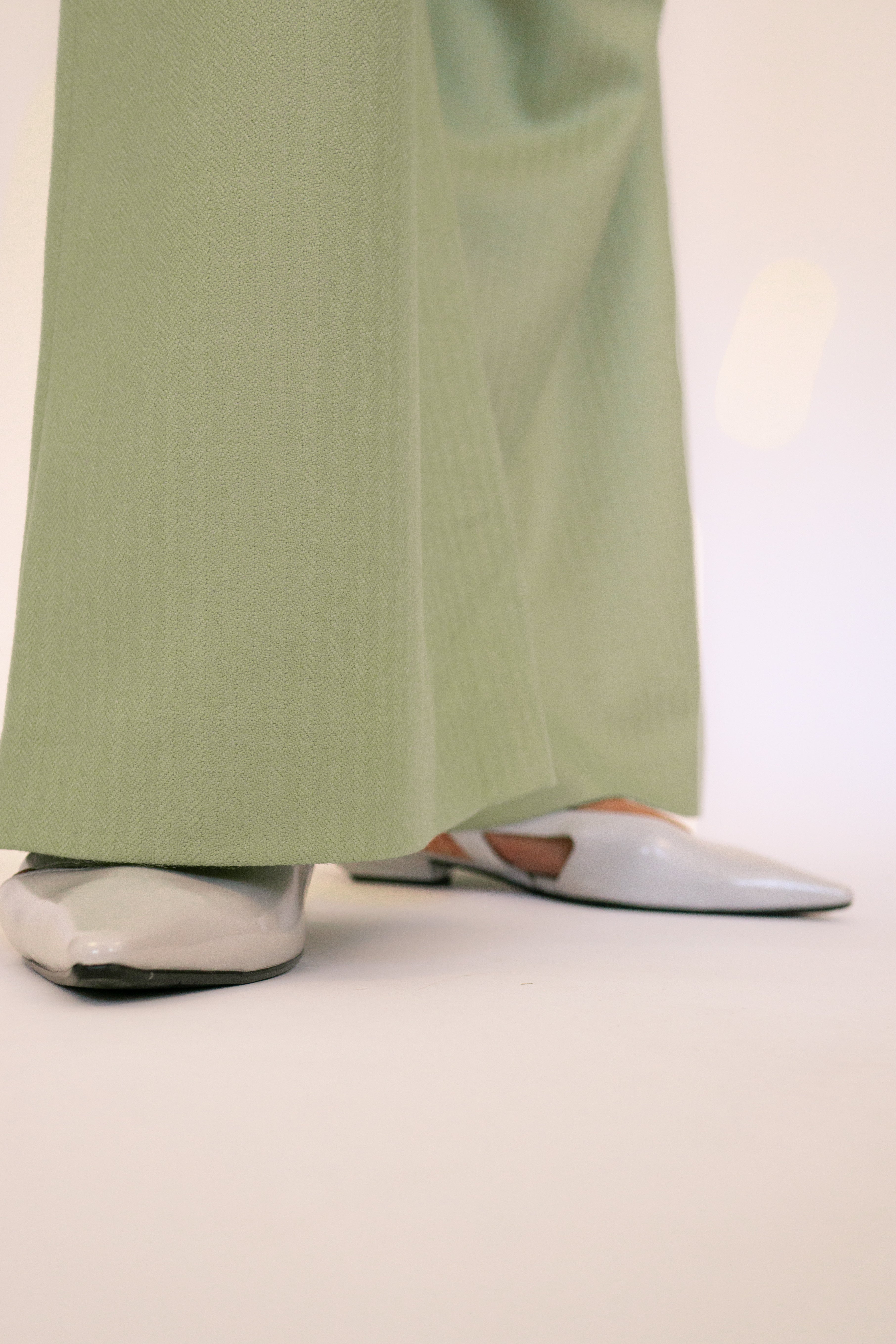 lotta-ludwigson-alva-hose-high-waist-wide-leg-sage-green-herringbone image 3