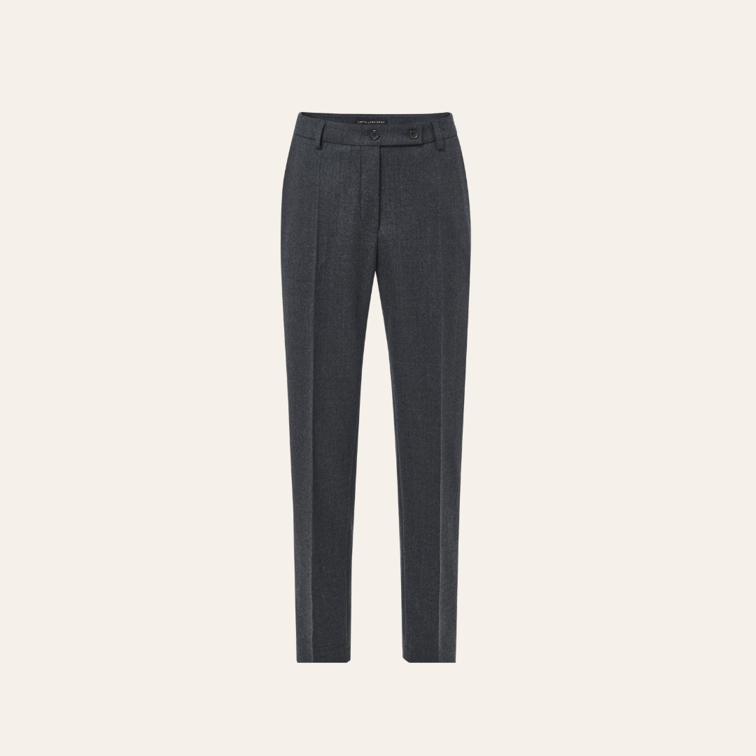 lotta-ludwigson-lotta-pants-stormy-grey-wollhose-karottenschnitt image 6