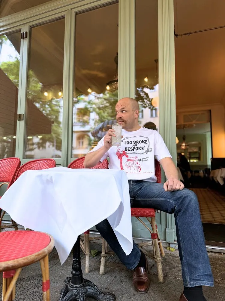 klh-too-broke-for-bespoke-t-shirt-bio-baumwolle image 1