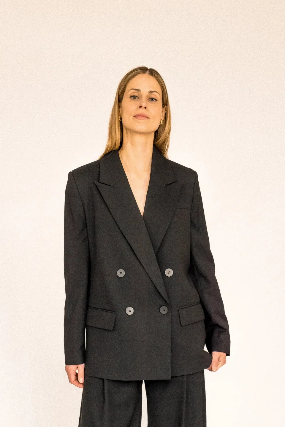 lotta-ludwigson-alva-blazer-tuxedo-black-oversize-woll-blazer image 1