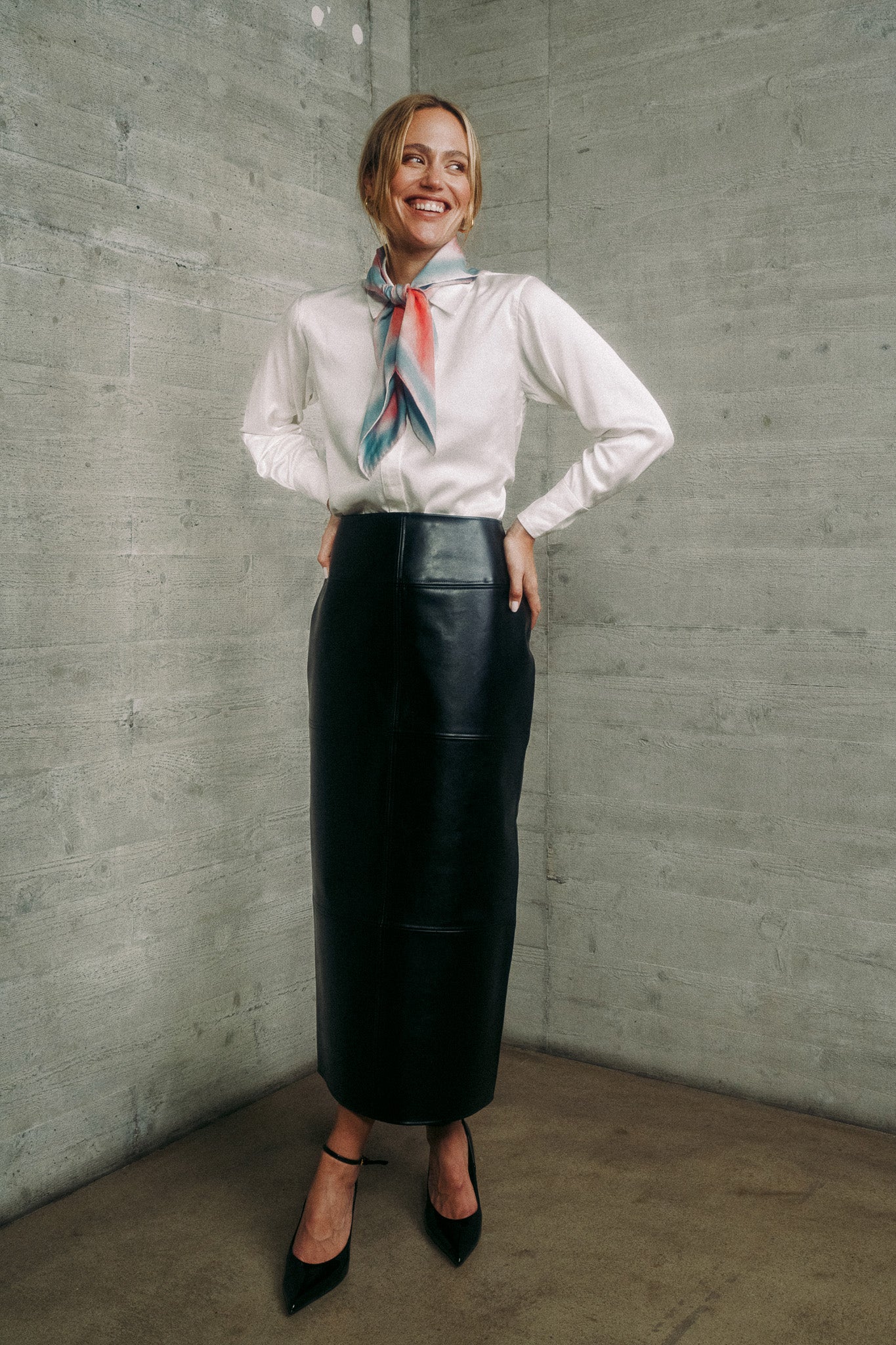 lotta-ludwigson-runa-pencil-skirt-mirum-black-vegan-leather image 2