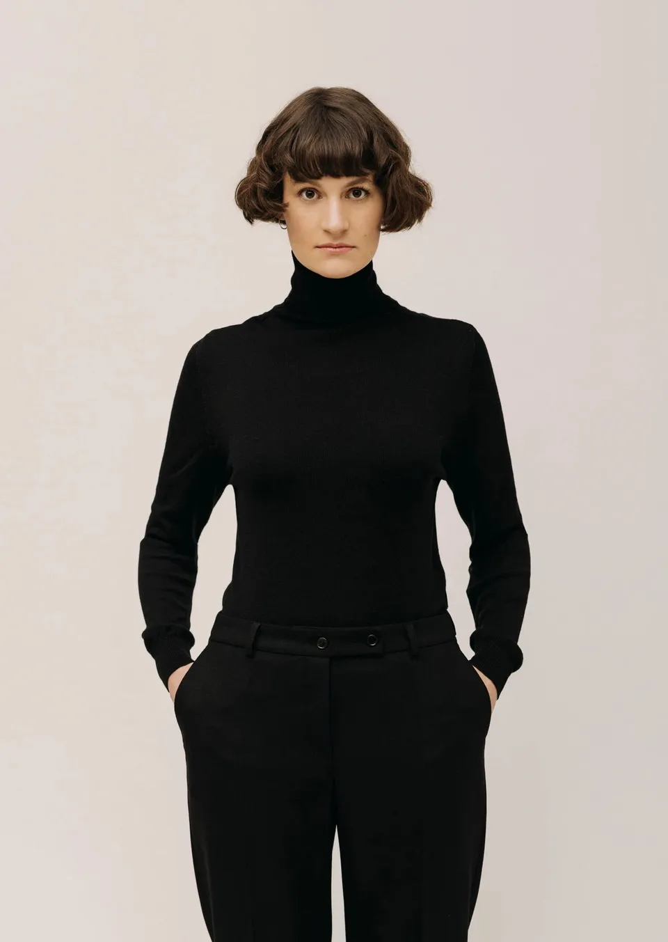lotta-ludwigson-tilda-rollneck-black-rollkragen-aus-merino-und-lyocell image 1