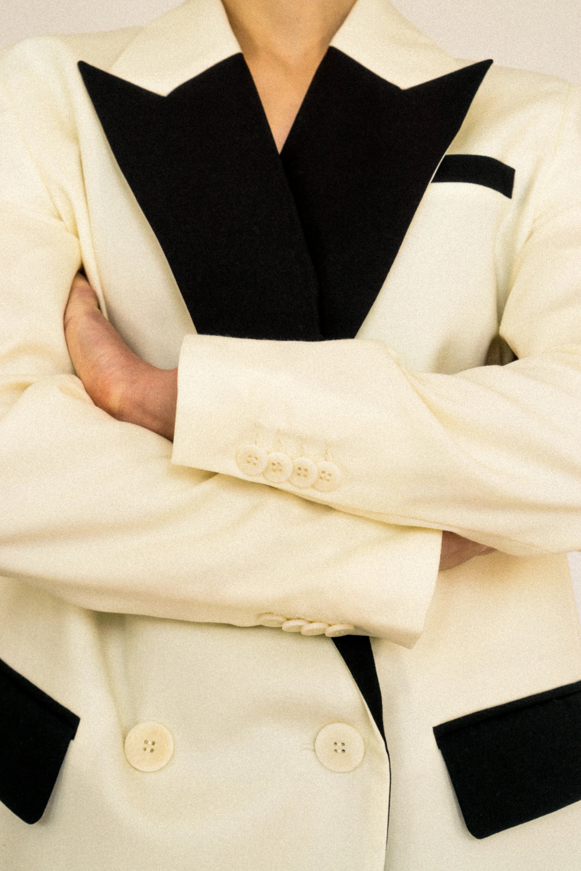lotta-ludwigson-alva-blazer-color-block-black-white-limited-edition image 5
