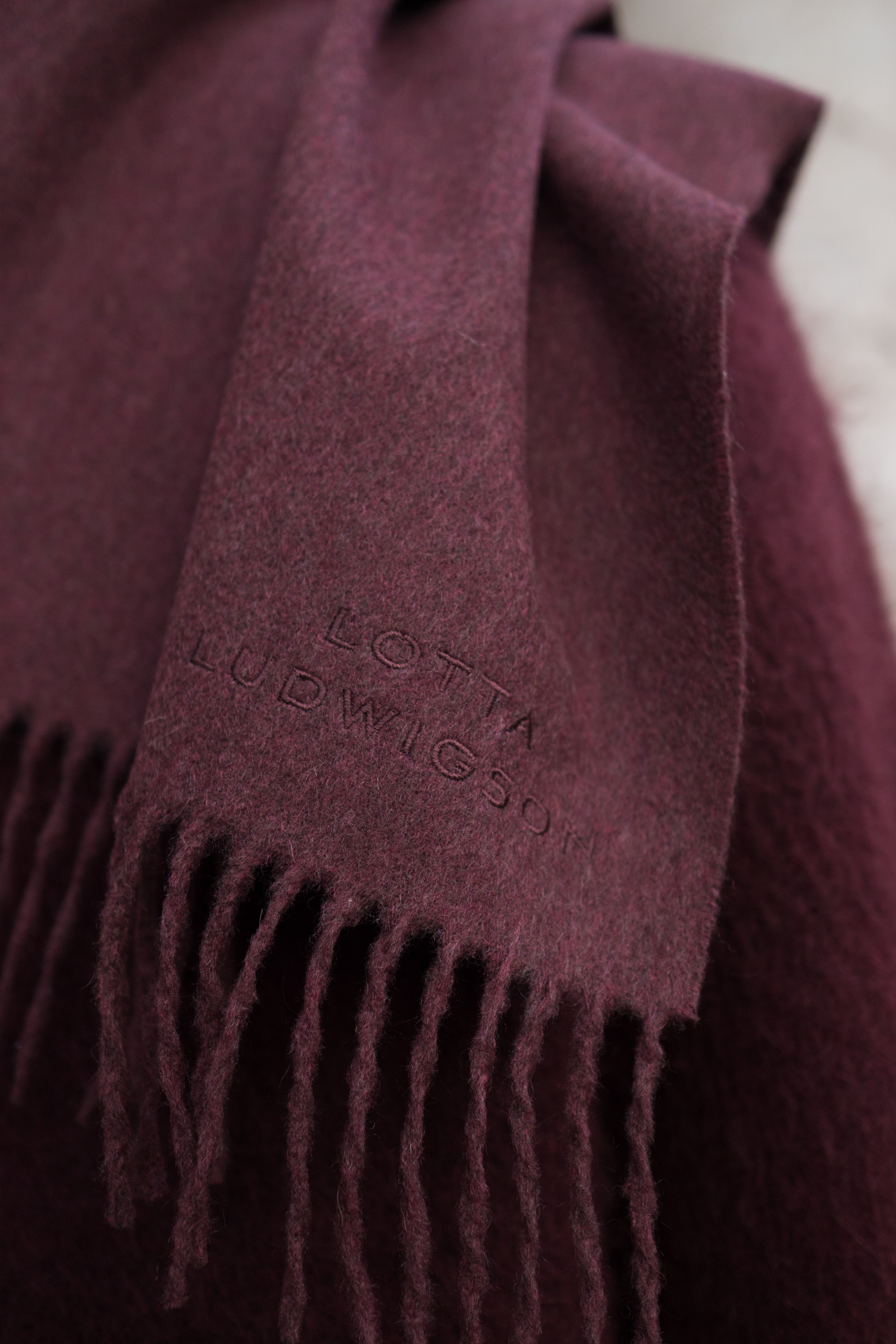 lotta-ludwigson-oversized-cashmere-scarf image 5