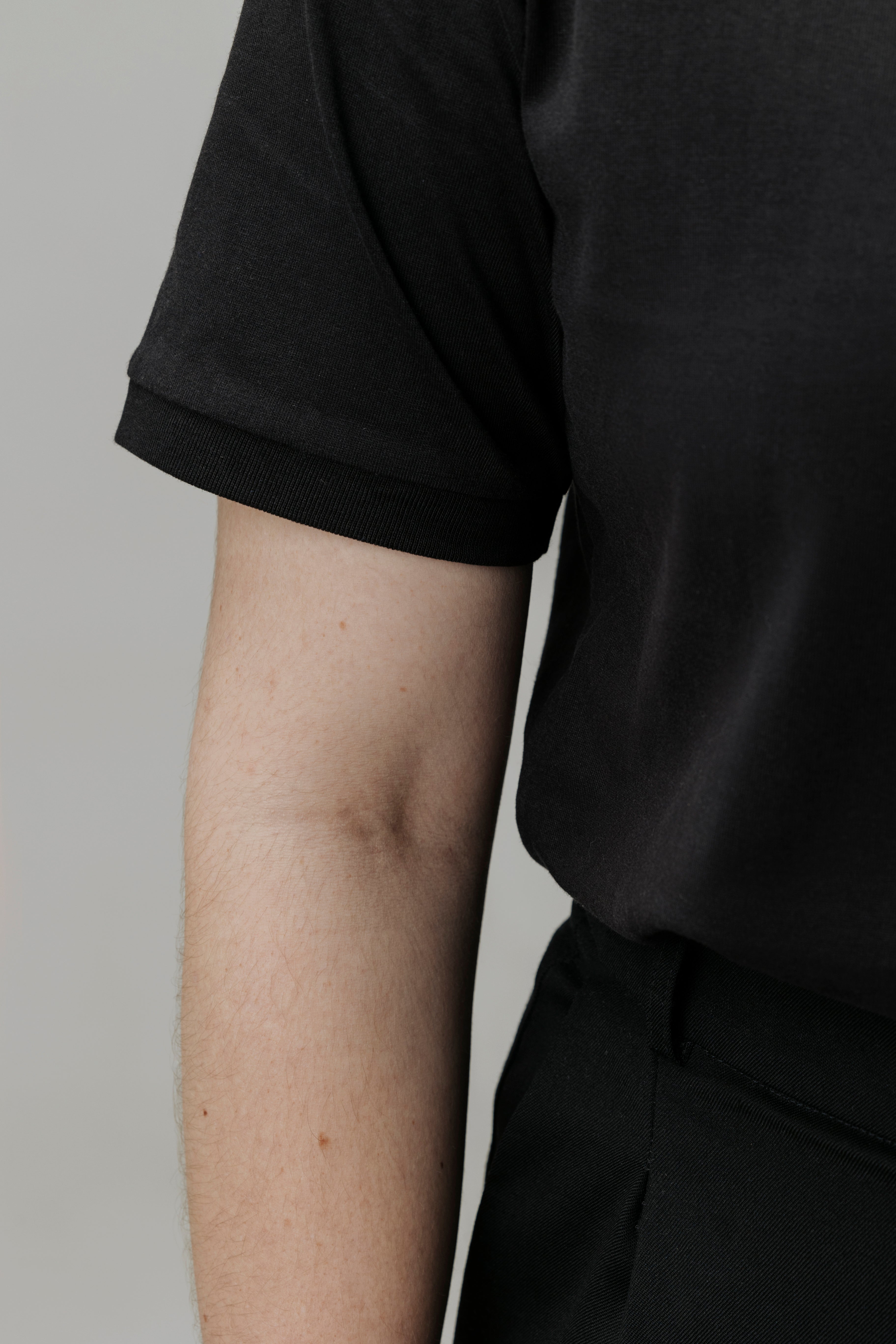 lotta-ludwigson-luma-midweight-single-jersey-t-shirt-black-bio-baumwolle image 4