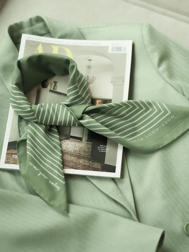 lotta-ludwigson-striped-cotton-scarf-baumwolltuch-sage-green-70x70cm image 1