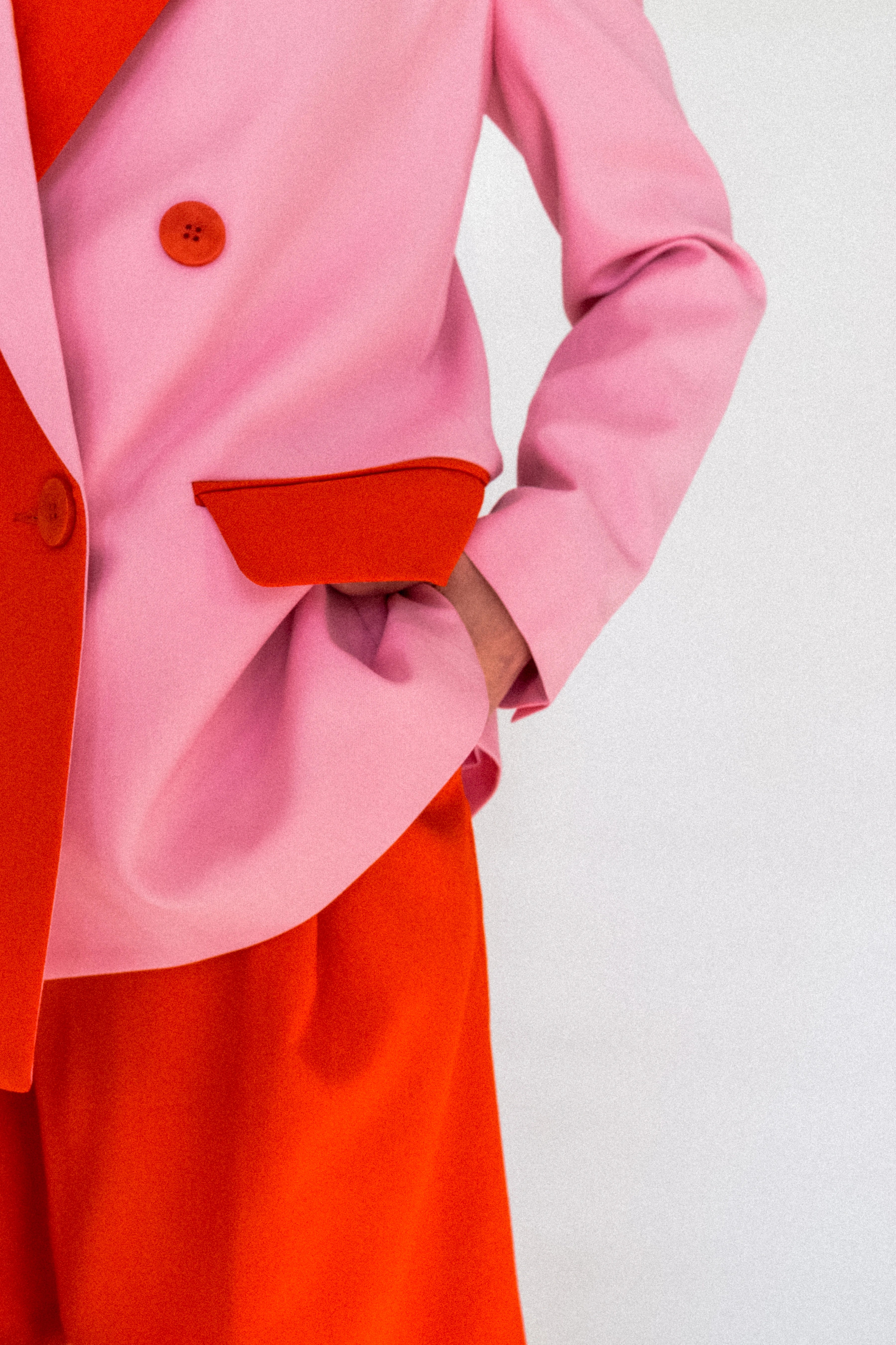 lotta-ludwigson-alva-blazer-color-block-pink-red-limited-edition image 4