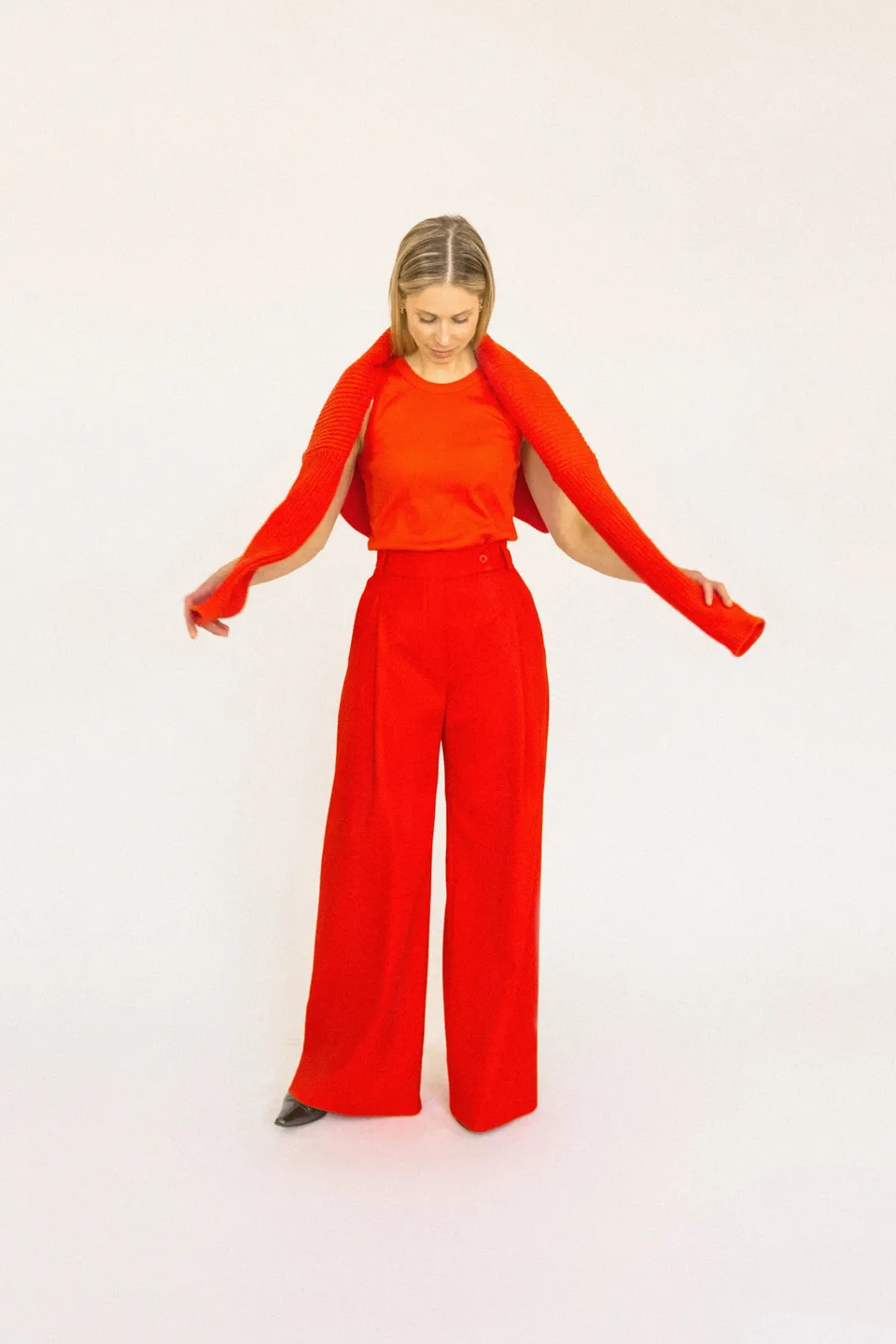 lotta-ludwigson-alva-hose-tangerine-red-wide-leg-high-waist-wolle image 1