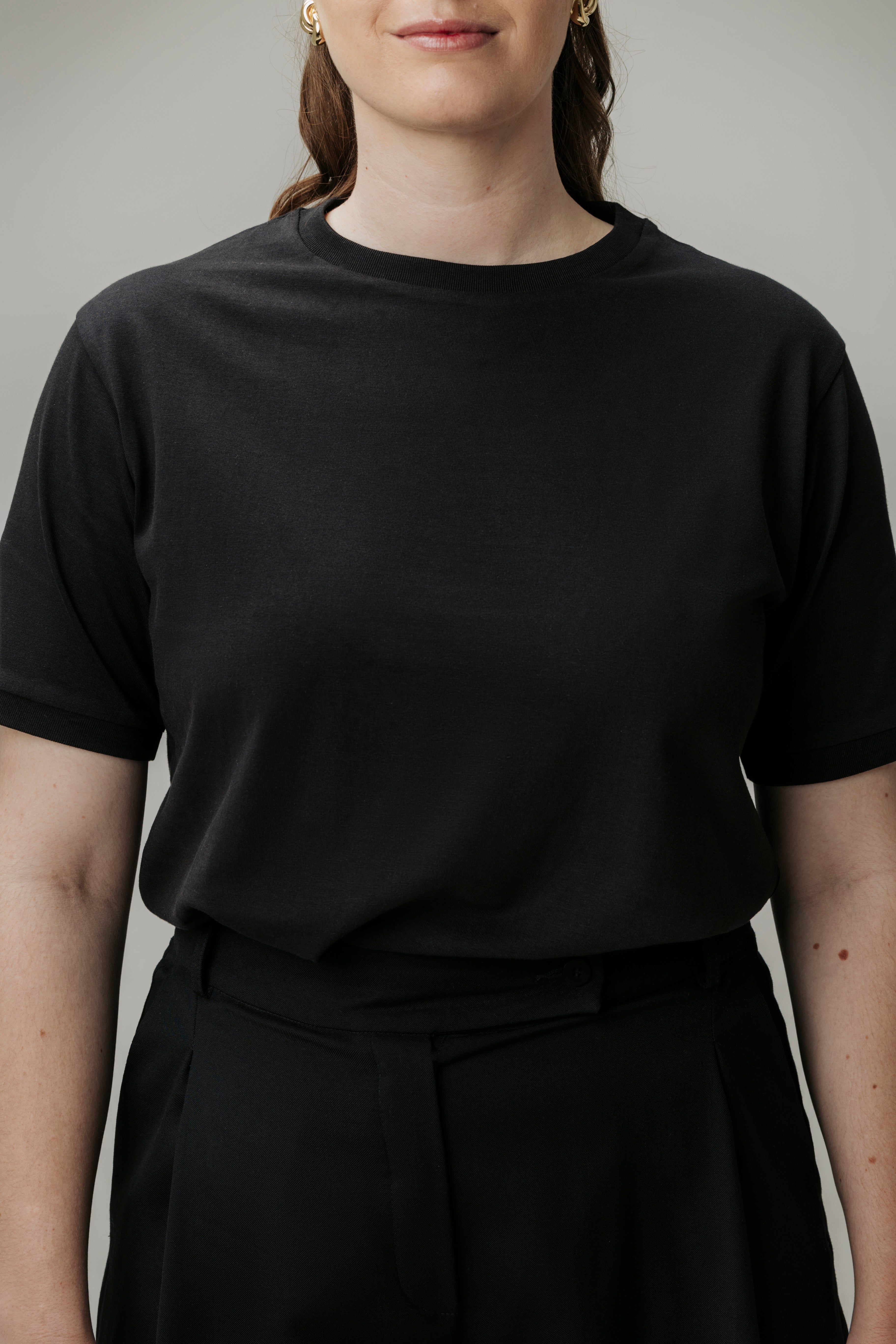 lotta-ludwigson-luma-midweight-single-jersey-t-shirt-black-bio-baumwolle image 6