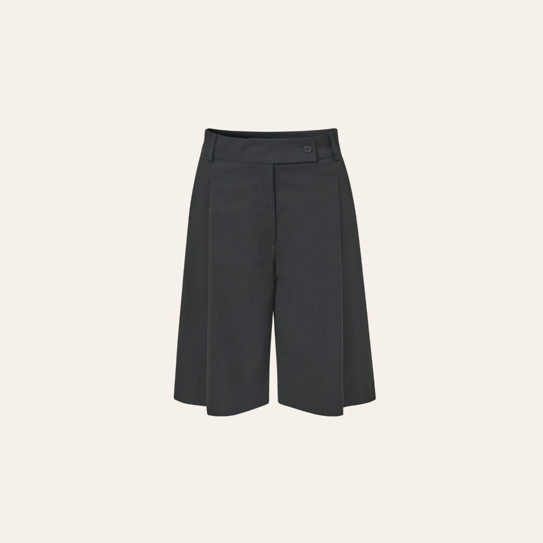lotta-ludwigson-alva-shorts-tuxedo-black image 2