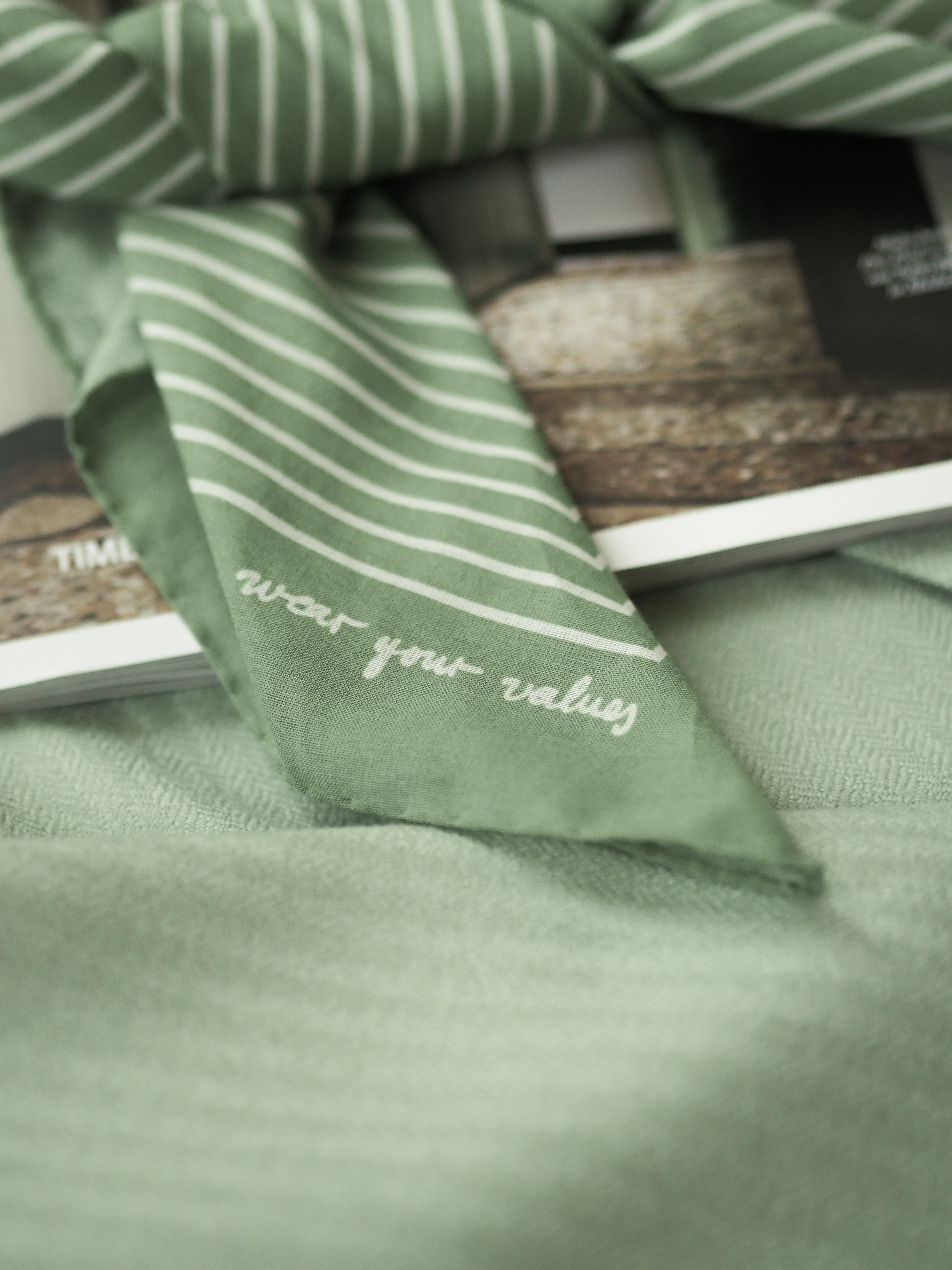 lotta-ludwigson-striped-cotton-scarf-baumwolltuch-sage-green-70x70cm image 3