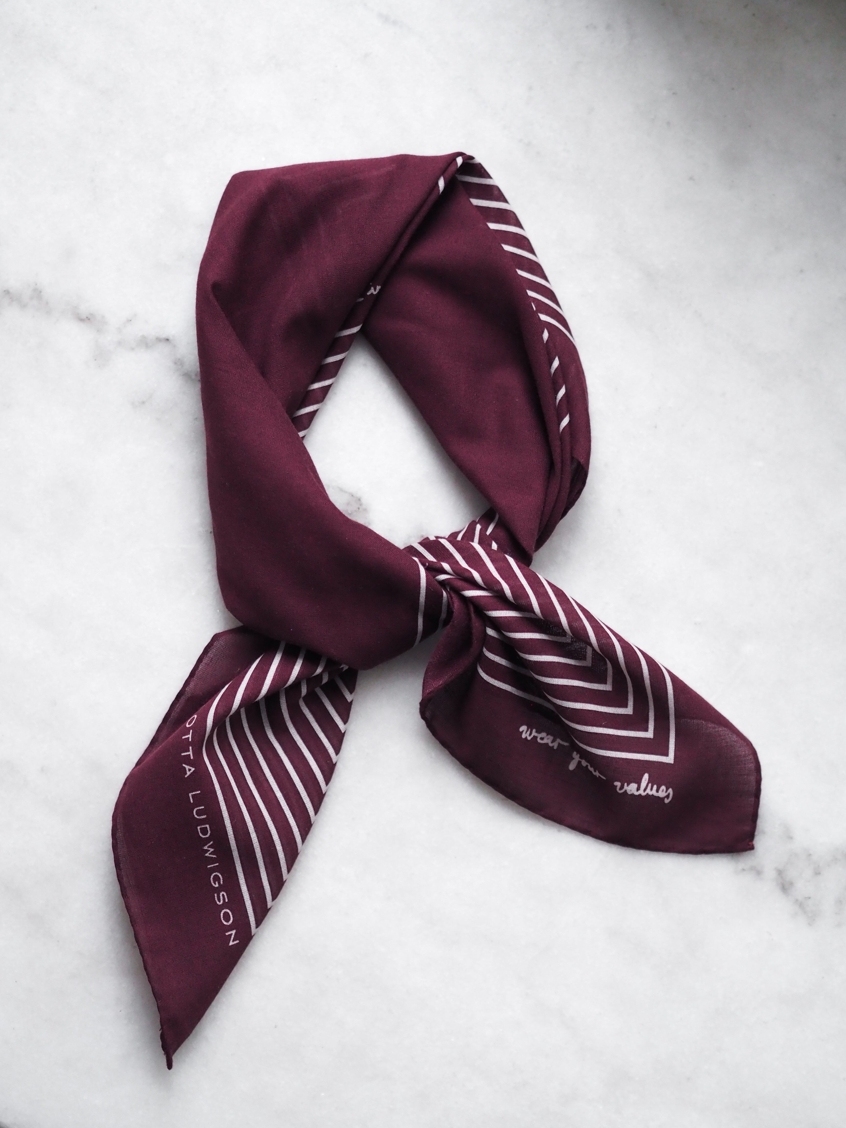 lotta-ludwigson-striped-cotton-scarf-dark-burgundy-70x70cm-baumwolltuch image 3