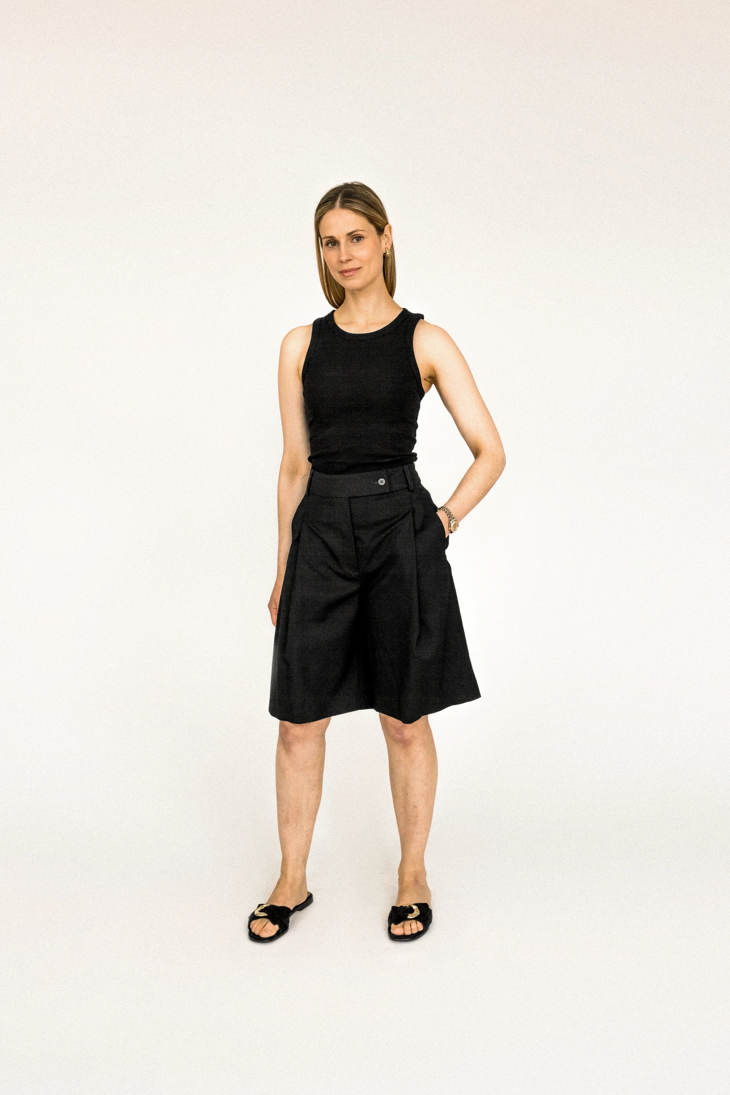 lotta-ludwigson-alva-shorts-tuxedo-black image 4