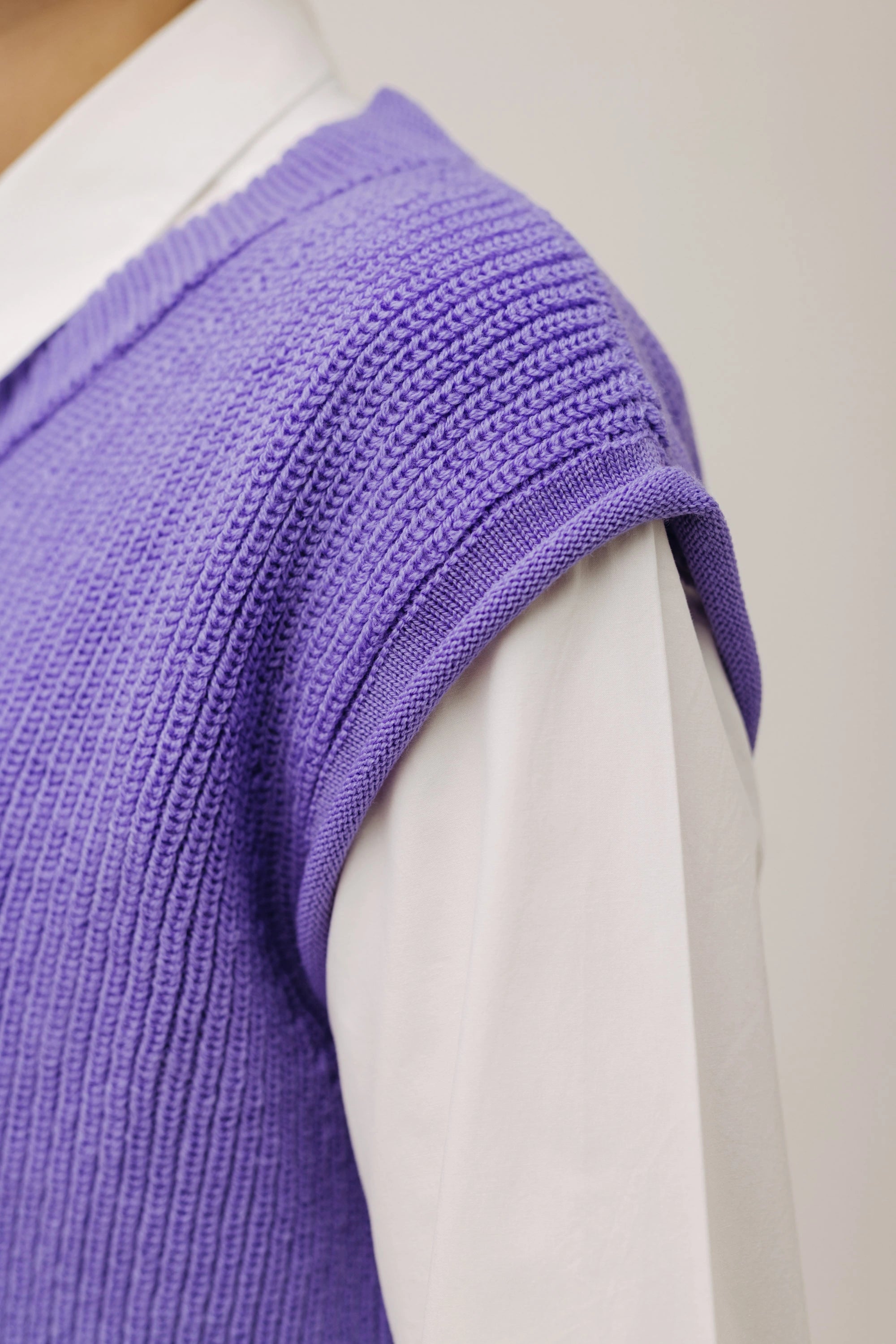 lotta-ludwigson-svea-sweater-vest-bright-lavender image 5