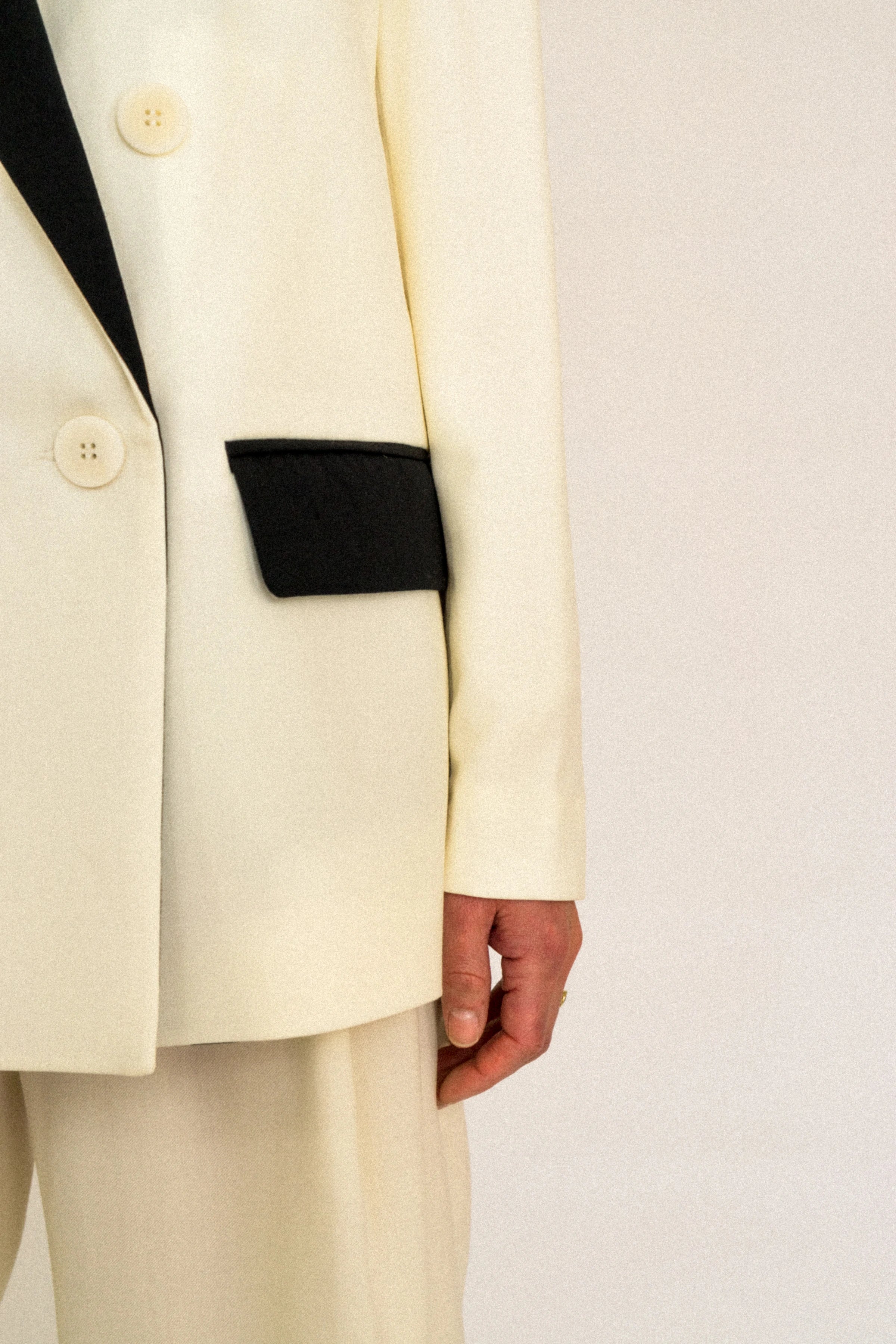 lotta-ludwigson-alva-blazer-color-block-black-white-limited-edition image 7