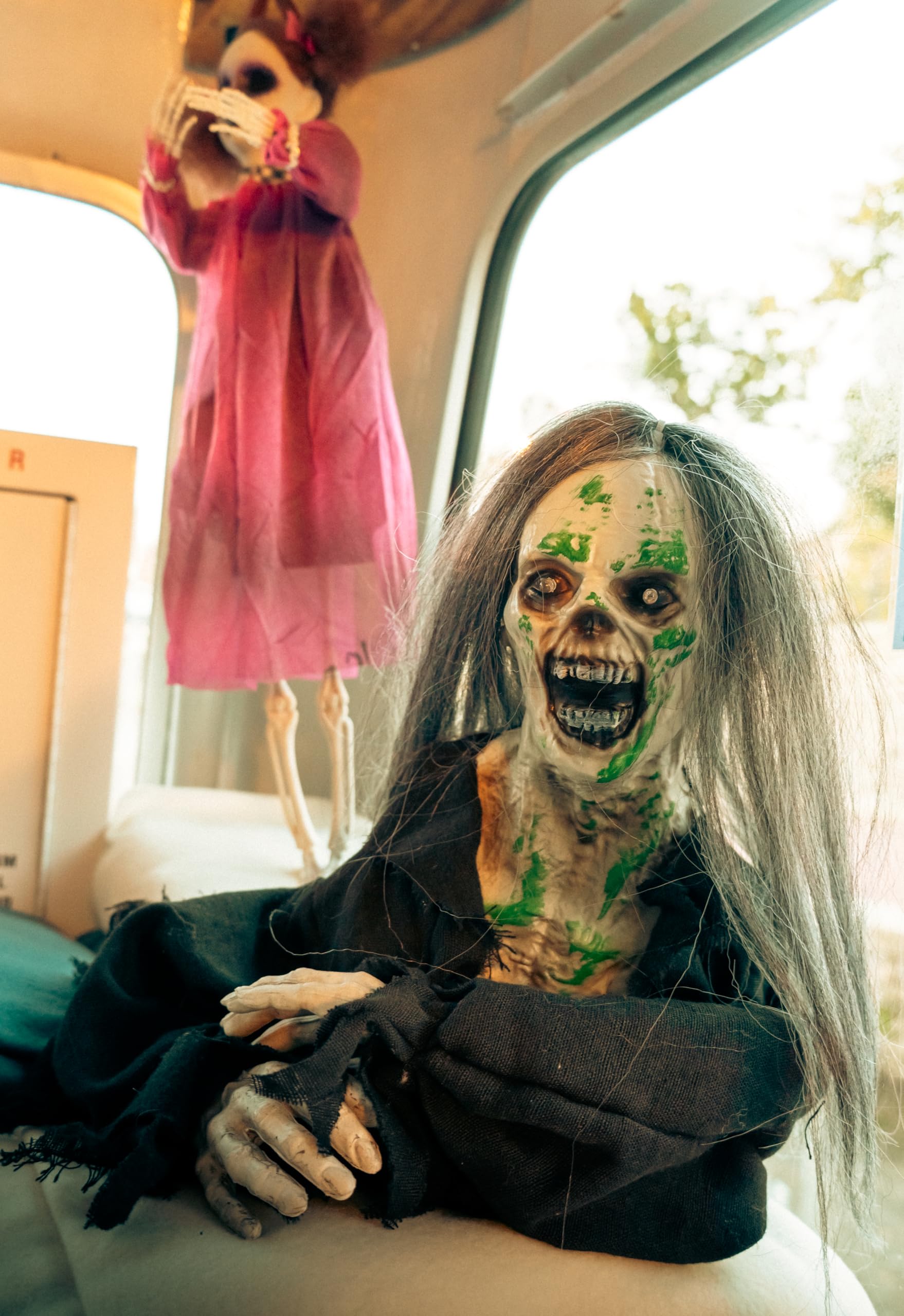 ptit-clown-24077-animierter-kriechender-zombie-35-cm-mit-sound-und-licht image 4